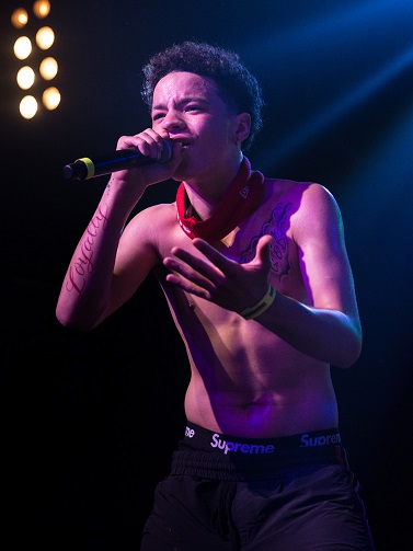 Shirtless Lil Mosey Live