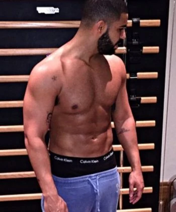 Drake Shirtless