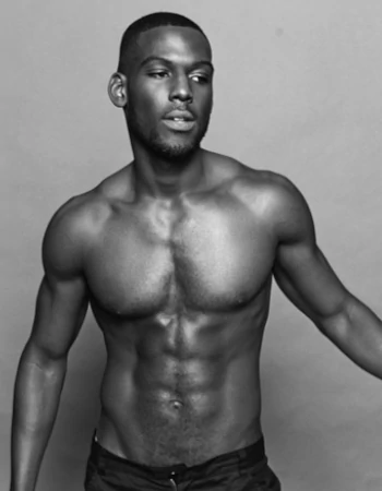 Actor Kofi Siriboe shirtless