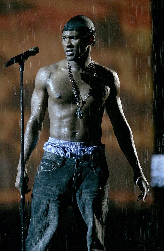 Usher Shirtless at the 2014 MTV Video Music Awards
